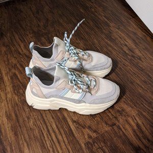 H&M platform sneaker